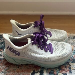 Clifton 8 Hokas Size 7.5